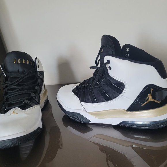 Air Jordan Max Aura white black gold big boys size 8.5 - Picture 15 of 16